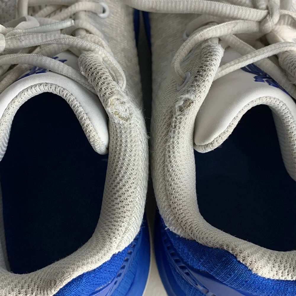 Nike Shoes Kids White Blue Basketball Kyrie Flytrap II Athletic Sneakers Youth 6